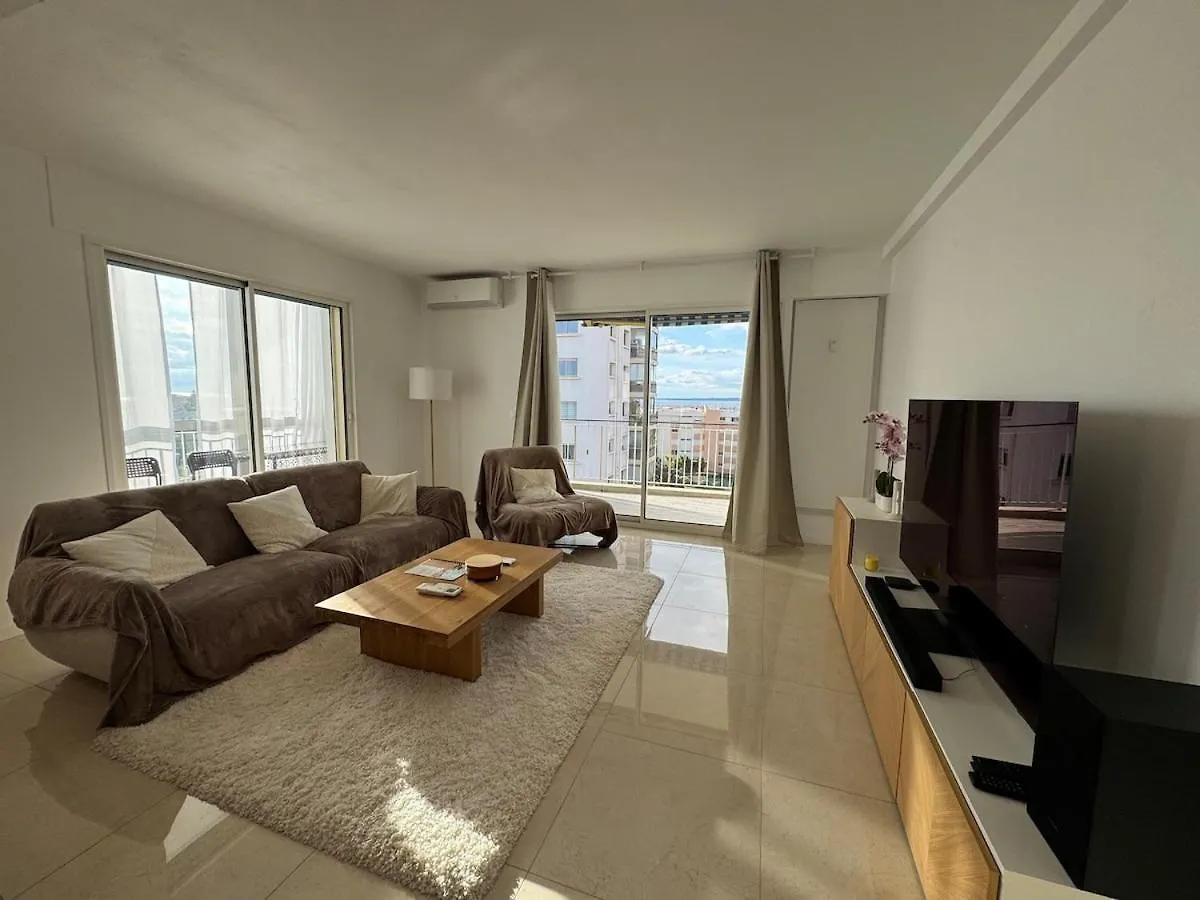 La Roseraie - Apt Standing 4 Prs - Piscine - Parking Antibes 0*,  France